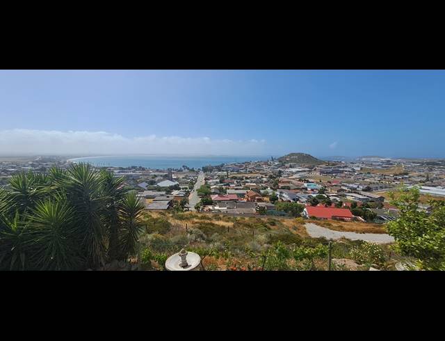 4 BEDROOM HOUSE FOR SALE IN SALDANHA HEIGHTS